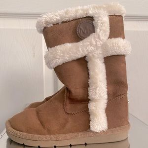 Michael Kors Girl’s Shearling Boots Size 9